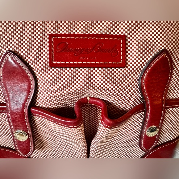 Dooney & Bourke Lucy Red Leather & Check Canvas Shoulder Bag EUC NO CALLOUTS - Picture 2 of 15
